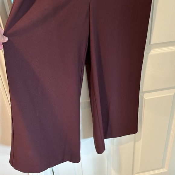 🌺Like New - sleeveless romper - Picture 4 of 5